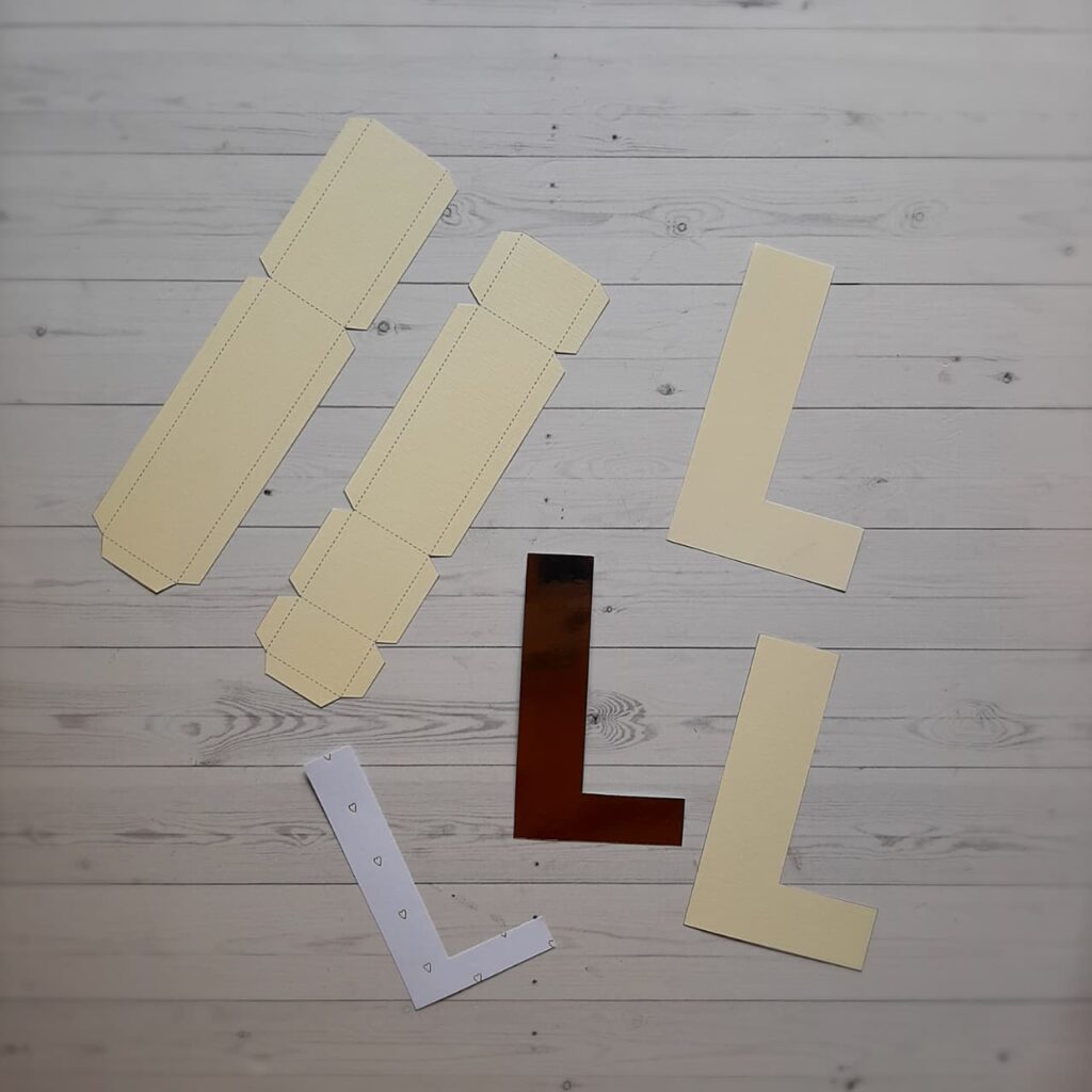 Corte de piezas para hacer letras 3D en papel